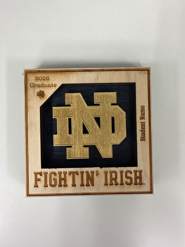 Wood WallArt ND Monogram "Graduate"